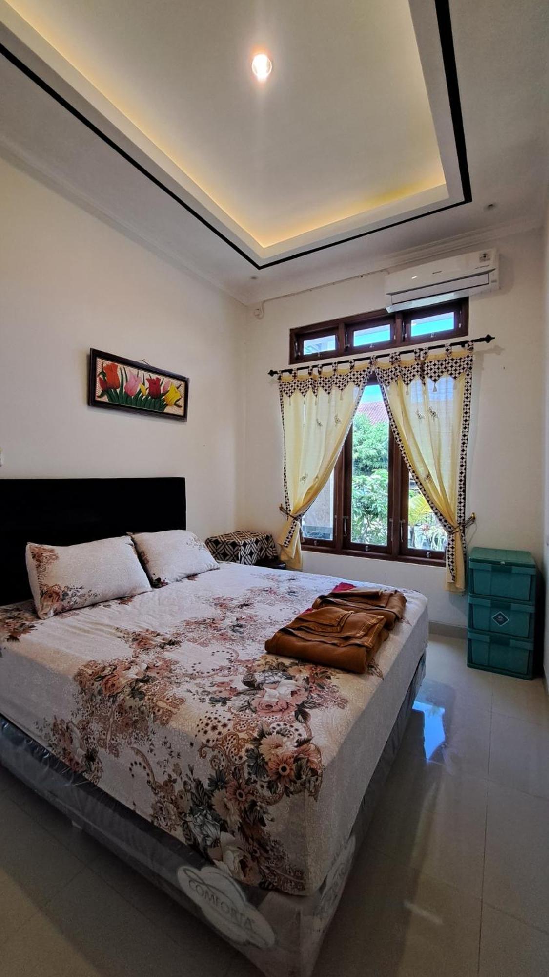 Family Homestay Near Malioboro Yogyakarta Exterior foto